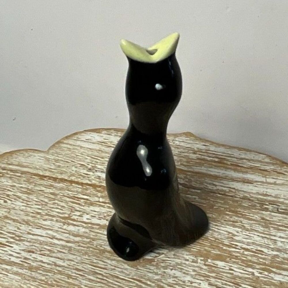 Vintage black and yellow pie bird ceramic pie vent, funnel